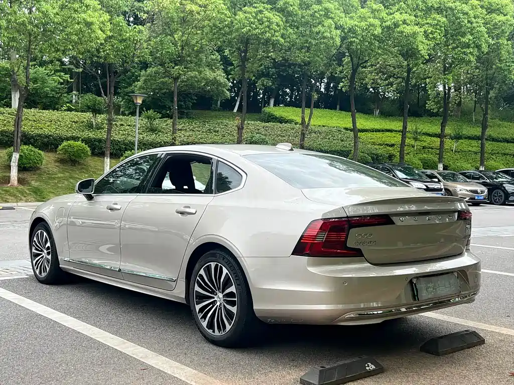 Volvo S90 PHEV 2025 — фото 10