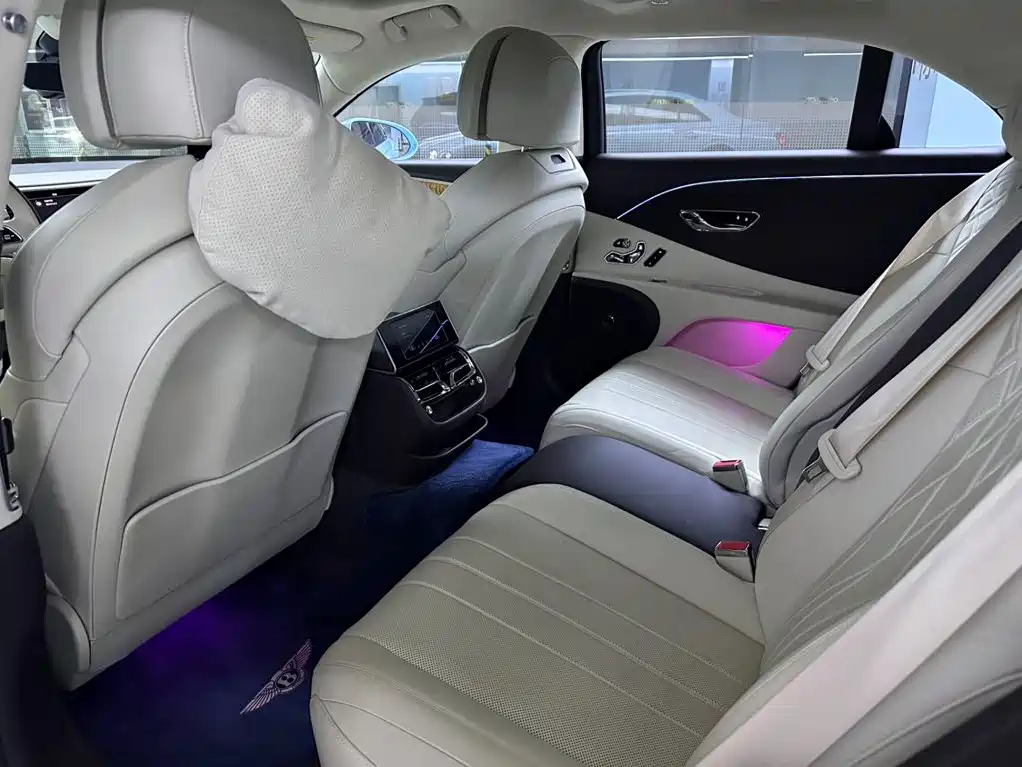 Bentley Flying Spur 2021 — фото 16