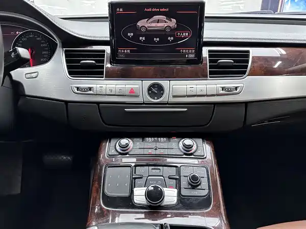 Audi A8 2013