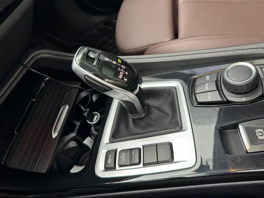 BMW 1 Series 2019 — фото 18