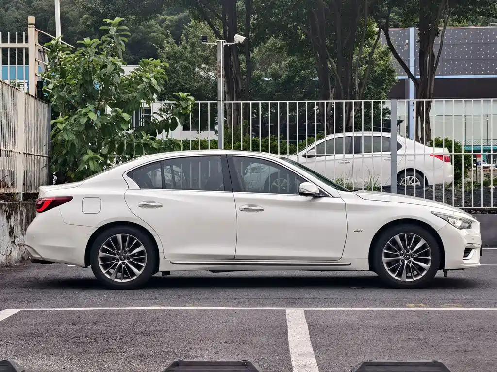 Infiniti Q50L 2019 — фото 3