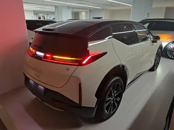 Zeekr X 2024