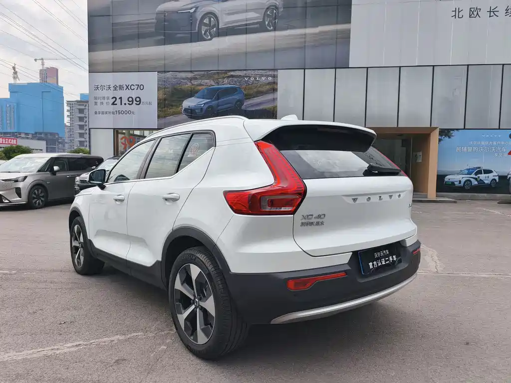 Volvo XC40 2025 — фото 16