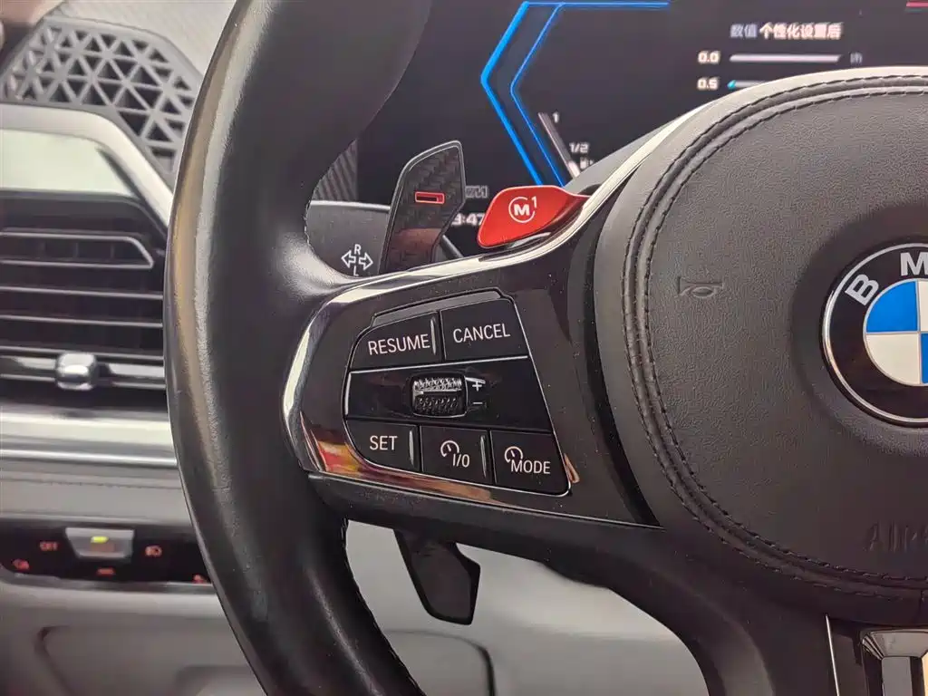 BMW XM 2023 — фото 15