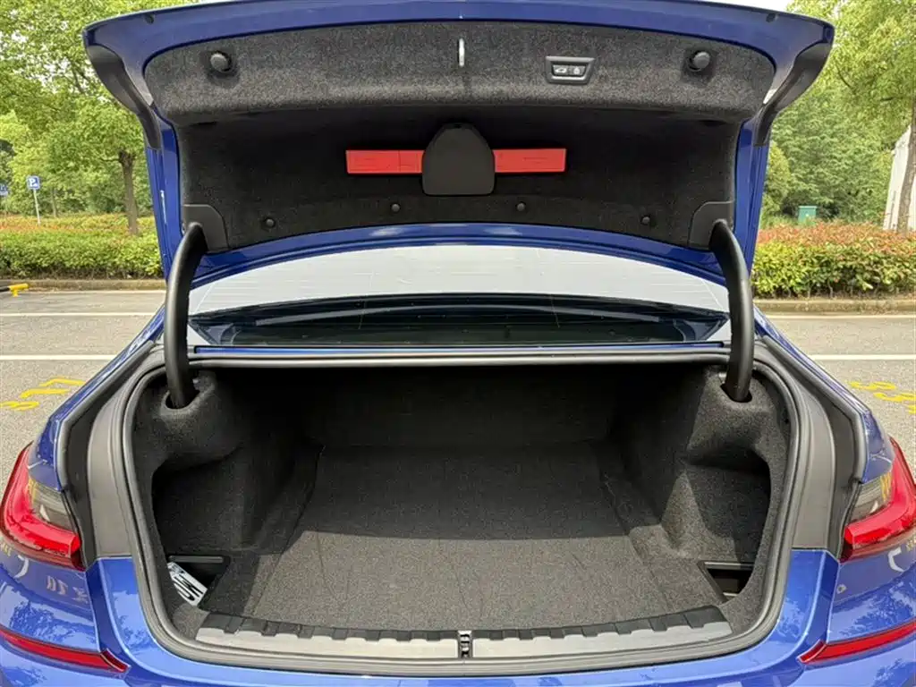 BMW 3 Series 2022 — фото 17