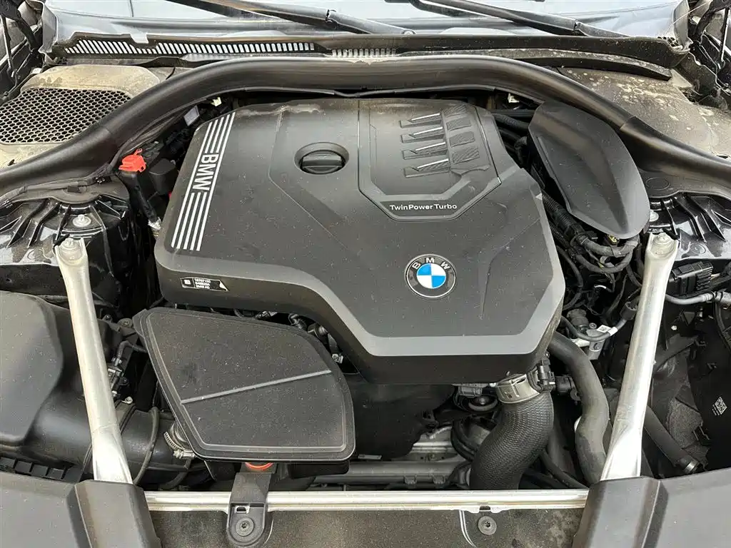 BMW 5 Series 2023 — фото 17