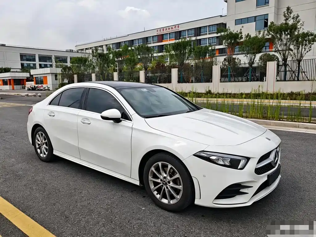 Mercedes-Benz A-Class 2021 — фото 3