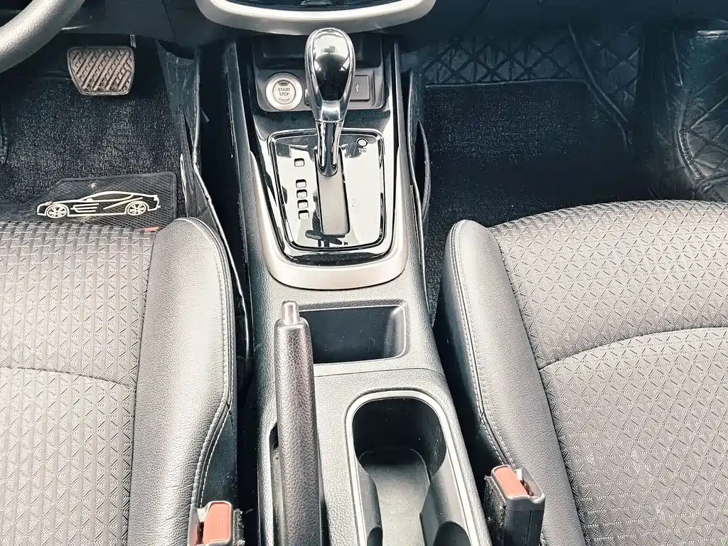 Nissan Tiida 2019 — фото 8