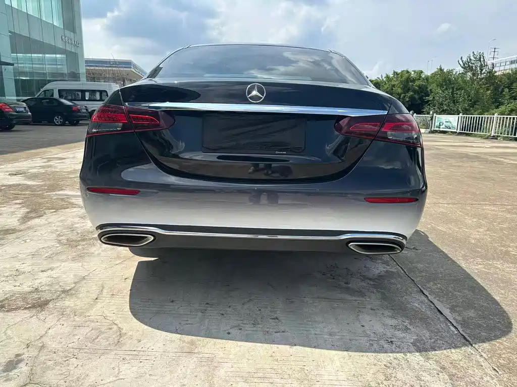 Mercedes-Benz E-Class 2022 — фото 11