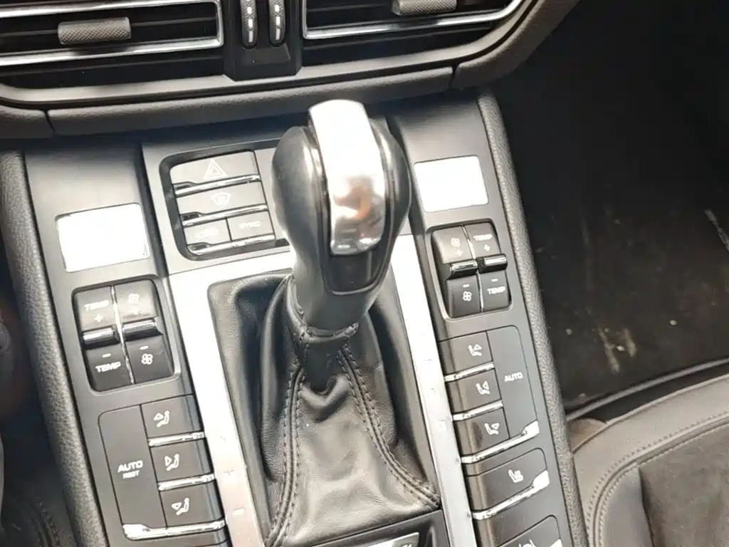 Porsche Macan 2019 — фото 14