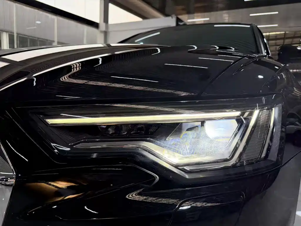 Audi A6L 2023 — фото 10