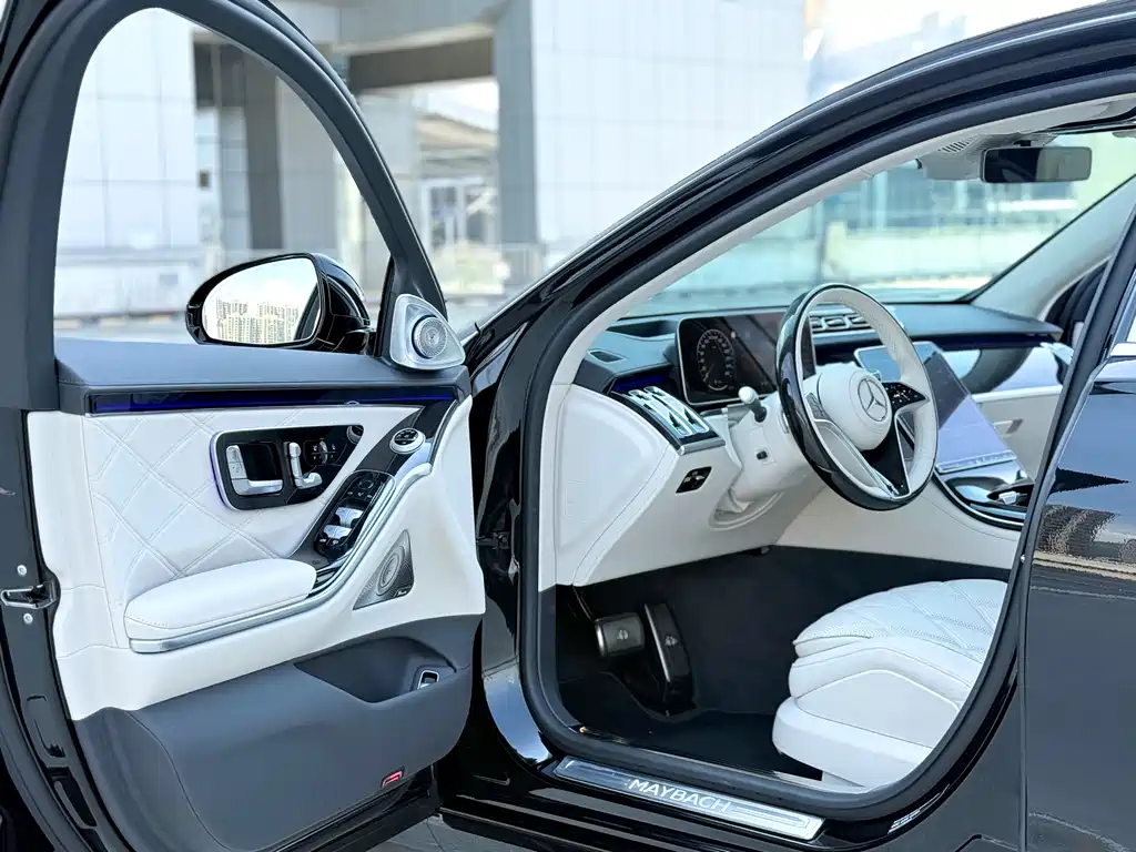Mercedes-Benz S-Class 2025