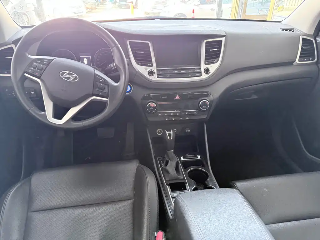 Hyundai Tucson 2017 — фото 13