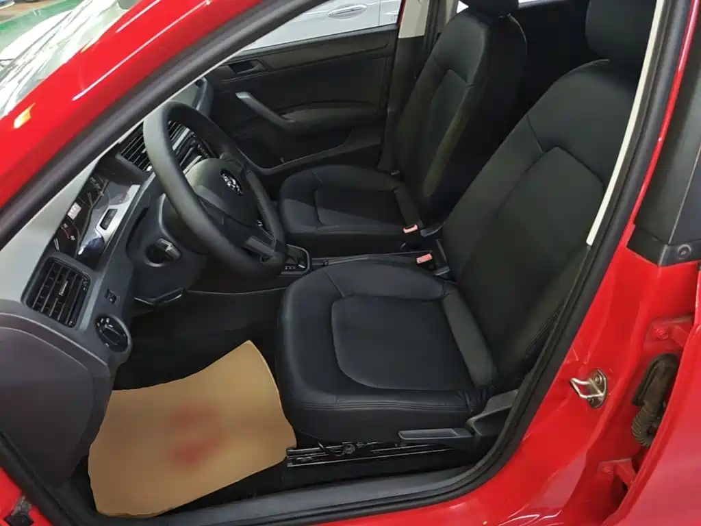 Skoda Rapid Spaceback 2016 — фото 15
