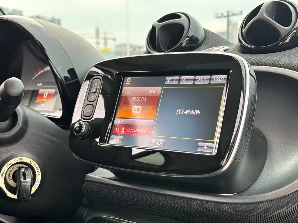 smart Fortwo 2019 — фото 14