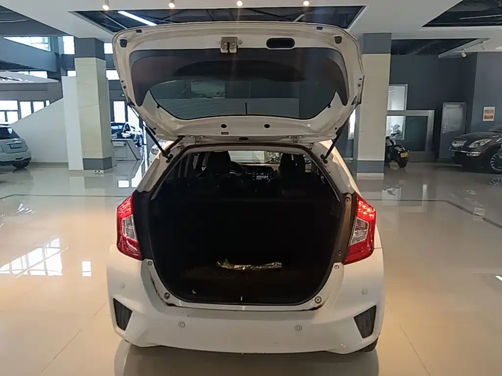 Honda Fit 2018 — фото 19