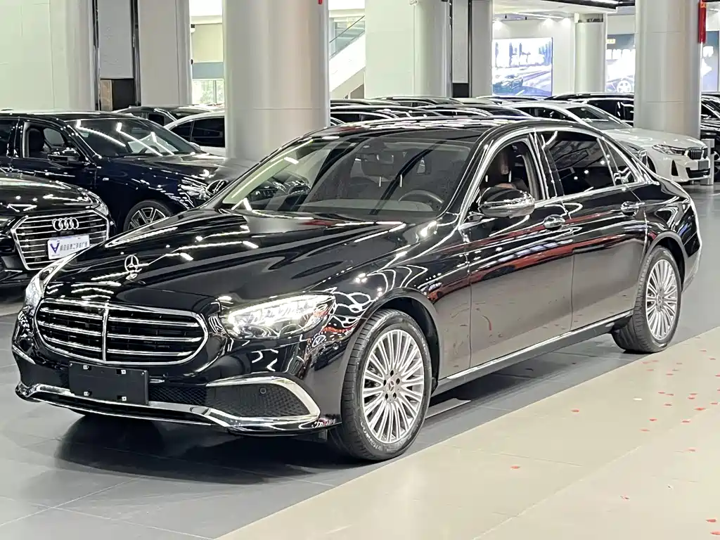 Mercedes-Benz E-Class 2023 — фото 1