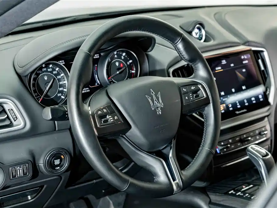 Maserati Ghibli 2022 — фото 11