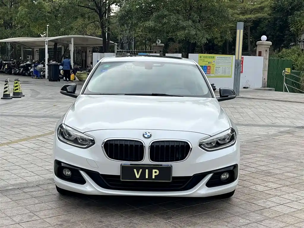BMW 1 Series 2017 — фото 1