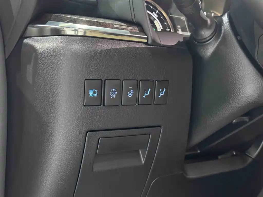Toyota Alphard 2021 — фото 9