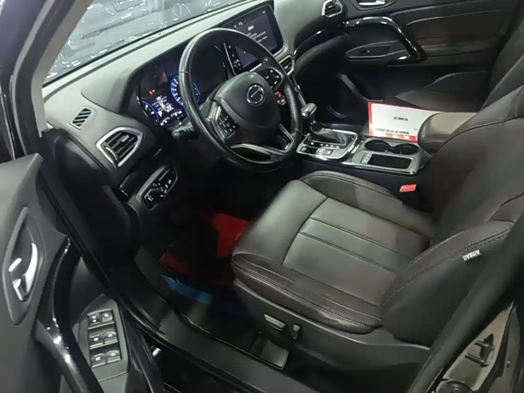GAC Trumpchi GS4 2018 — фото 16