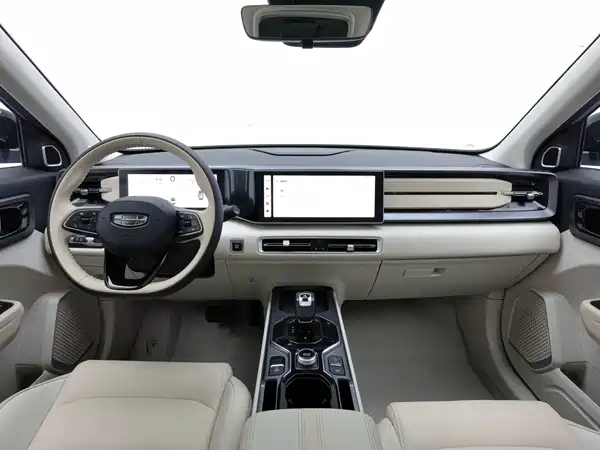 Geely ICON 2023
