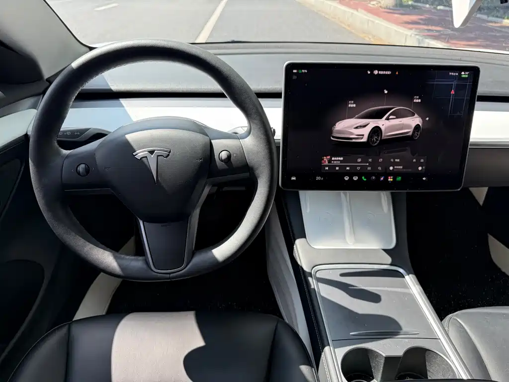 Tesla Model 3 2023 — фото 15