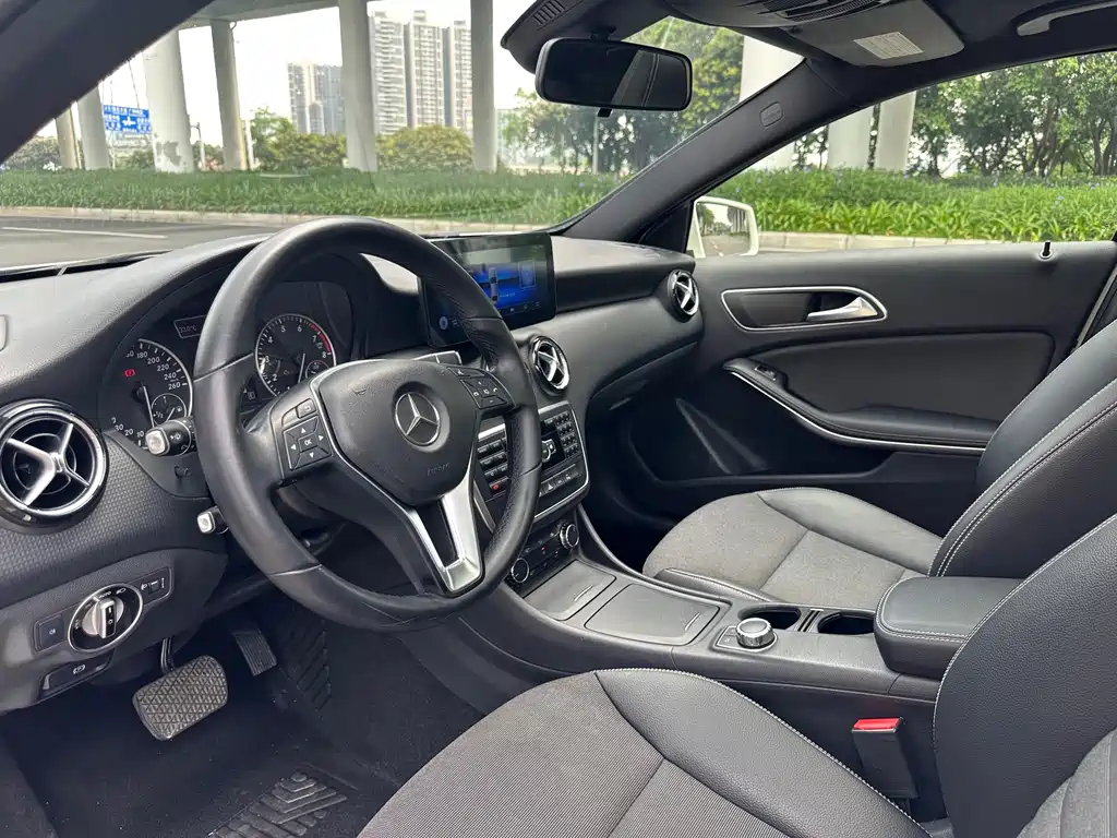 Mercedes-Benz A-Class 2013 — фото 3