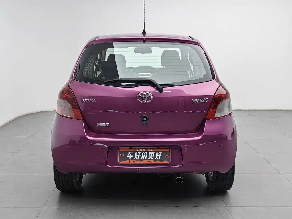 Toyota Yaris L 2010
