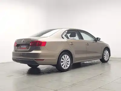 Volkswagen Sagitar 2015