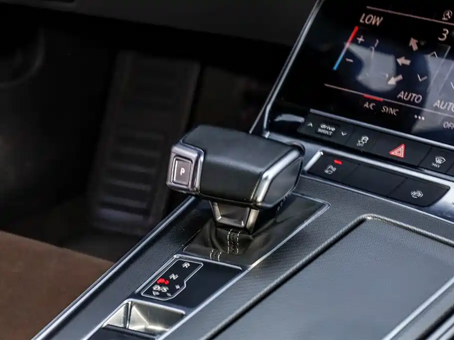 Audi A7L 2024 — фото 22