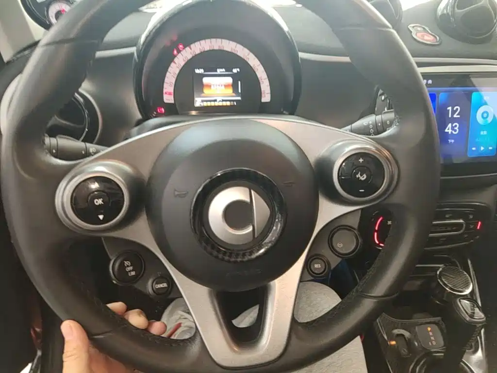smart fortwo 2018 — фото 7
