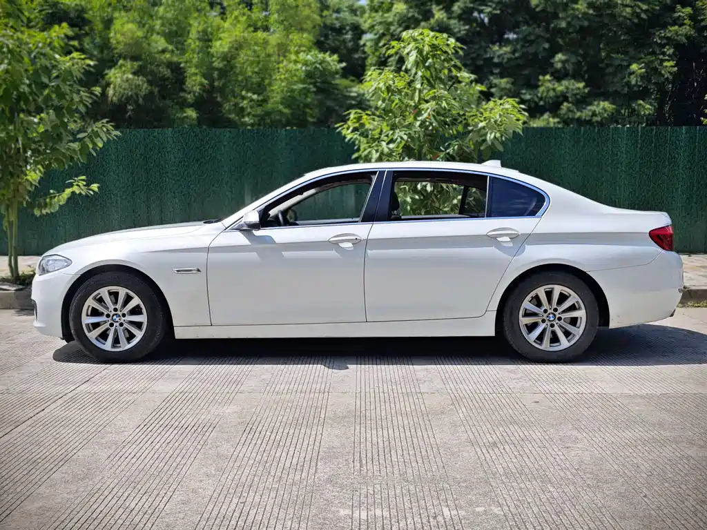 BMW 5 Series 2016 — фото 4