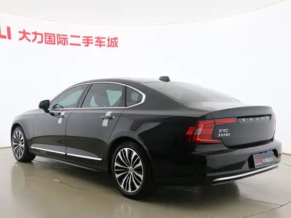 Volvo S90 2023