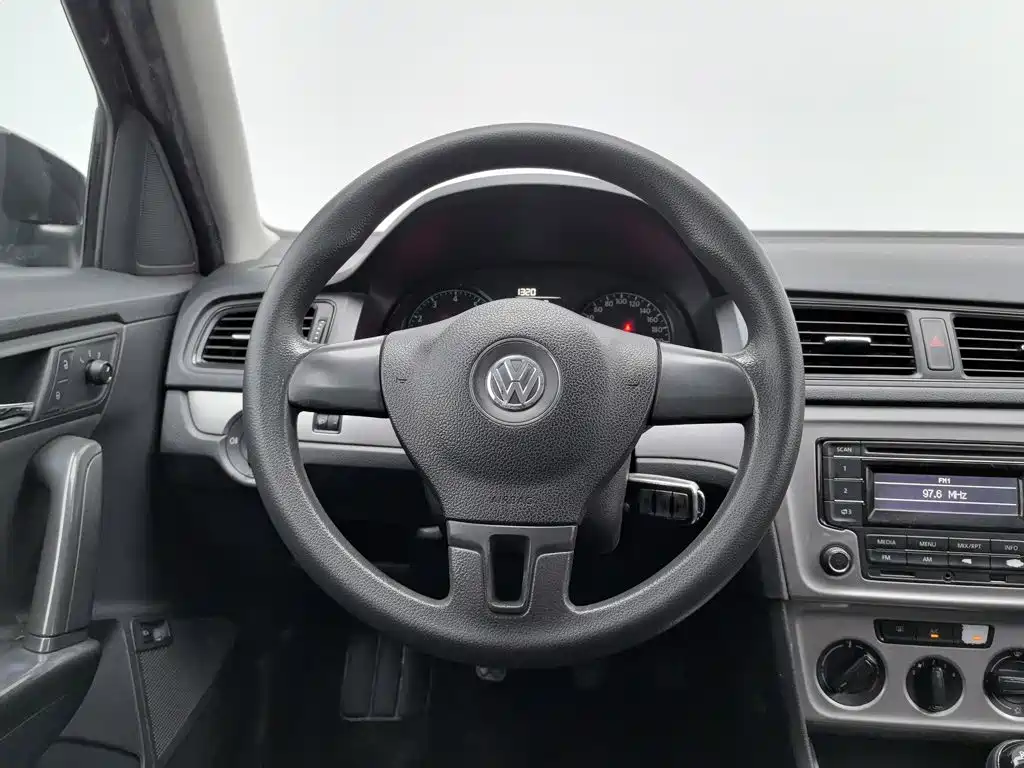Volkswagen Lavida 2015 — фото 11