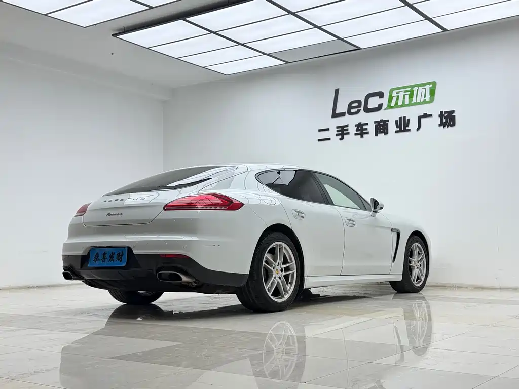 Porsche Panamera 2016 — фото 18