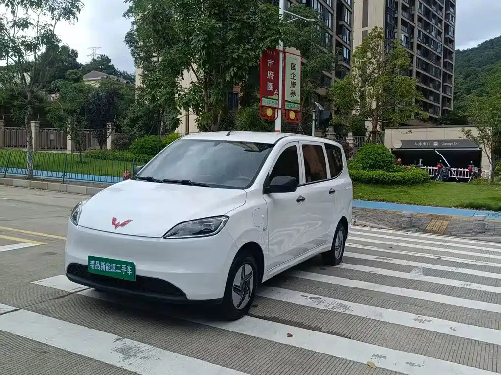 Wuling Hongguang New Energy 2024 — фото 1