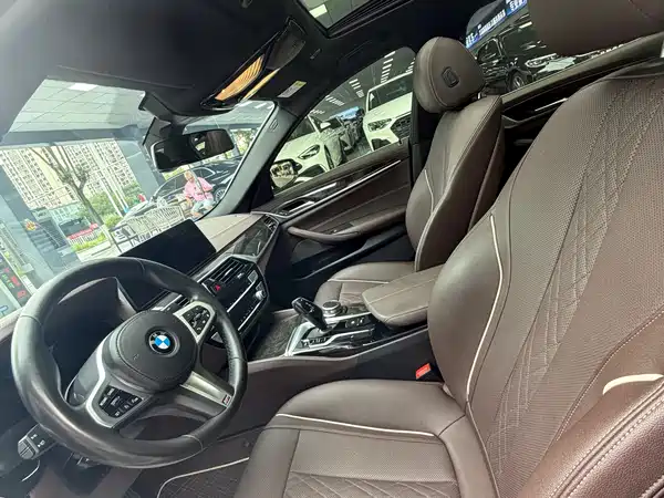 BMW 5 Series 2021