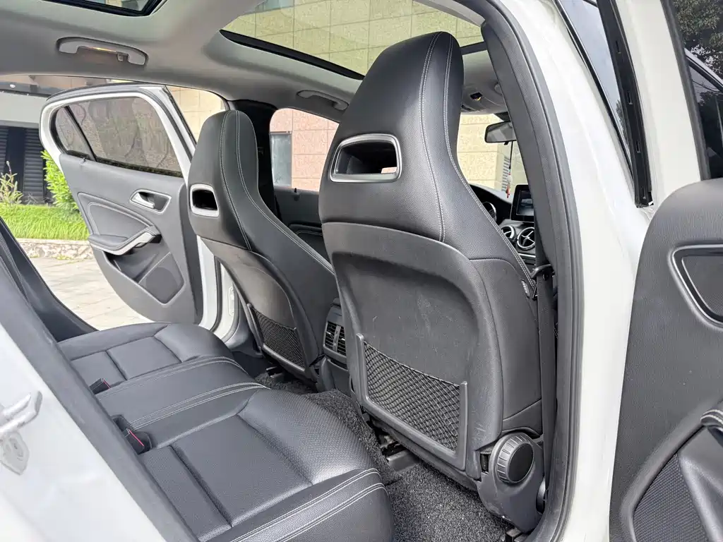 Mercedes-Benz GLA 2017 — фото 11