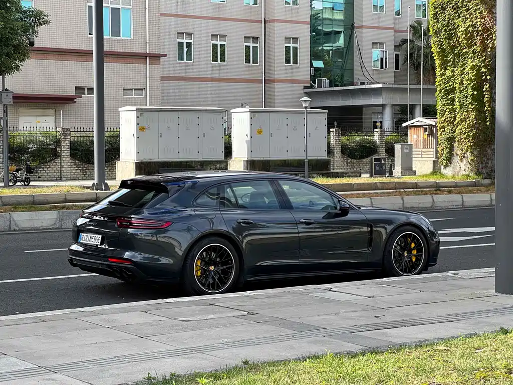 Porsche Panamera 2018 — фото 38