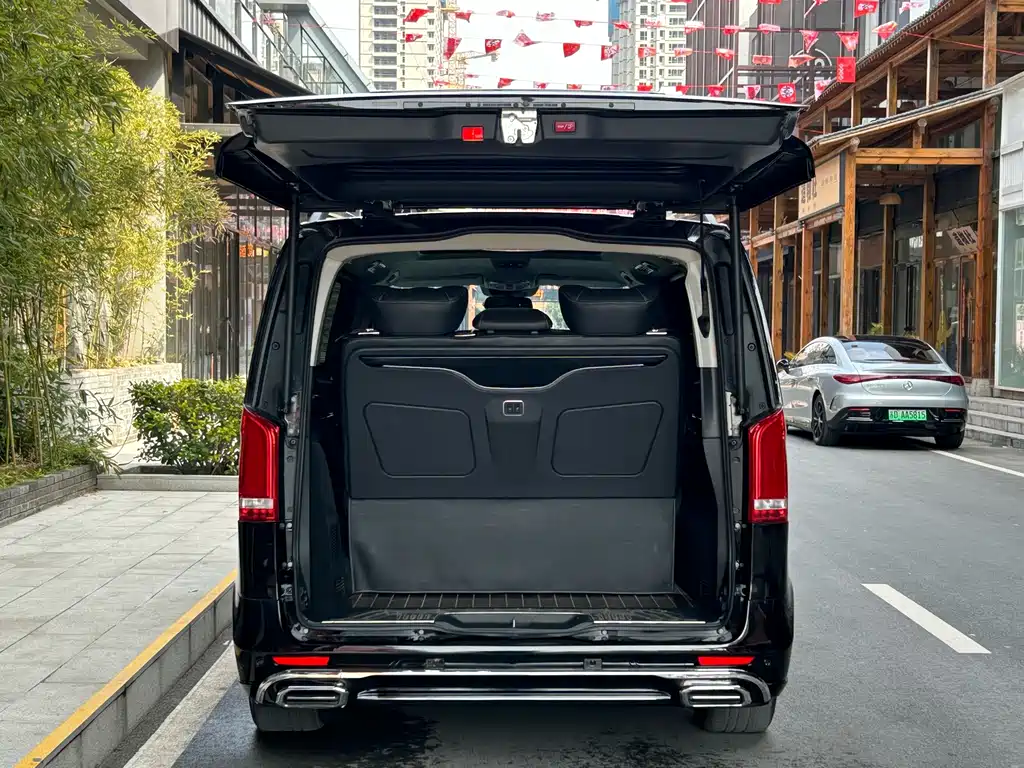 Mercedes-Benz V-Class 2021 — фото 16