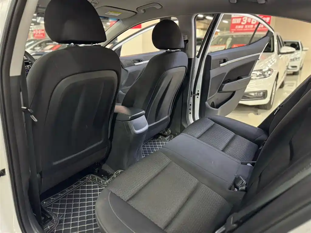 Hyundai Elantra 2016