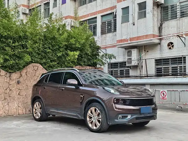 Lynk & Co 01 2019