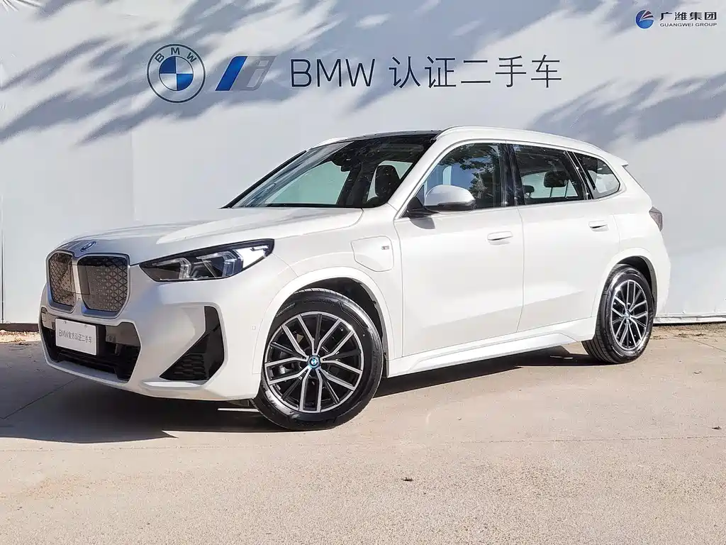 BMW iX1 2025