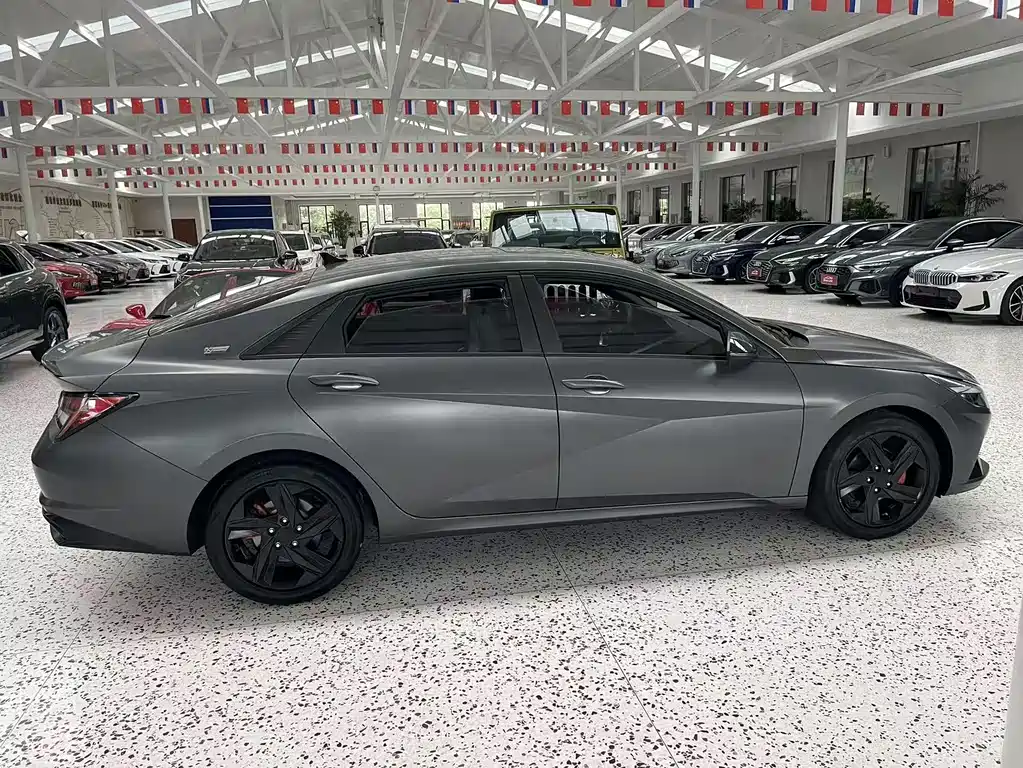 Hyundai Elantra 2023