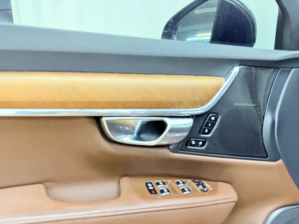 Volvo S90 2018 — фото 22