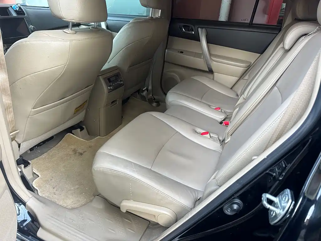 Toyota Highlander 2013 — фото 11