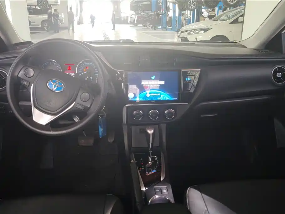 Toyota Corolla 2018 — фото 12