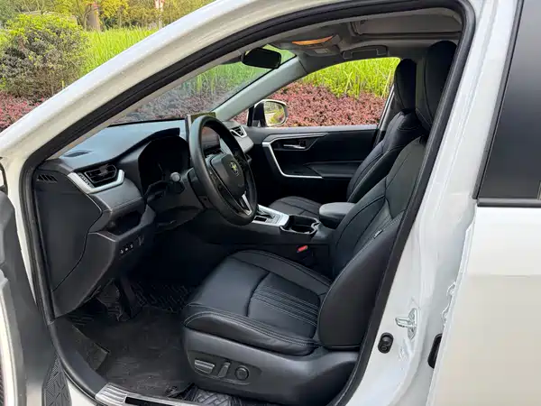 Toyota RAV4 2023
