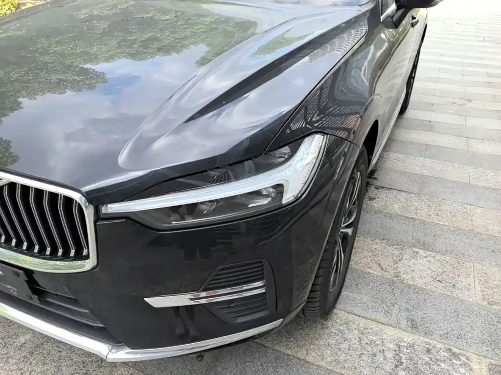 Volvo XC60 2022 — фото 24